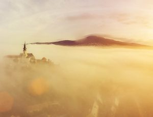 Letecká panoramatická fotografia dronom v meste Nitra